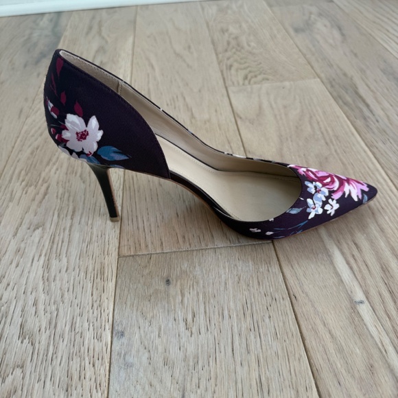 White House Black Market Floral Heels, 8.5 - Picture 6 of 8